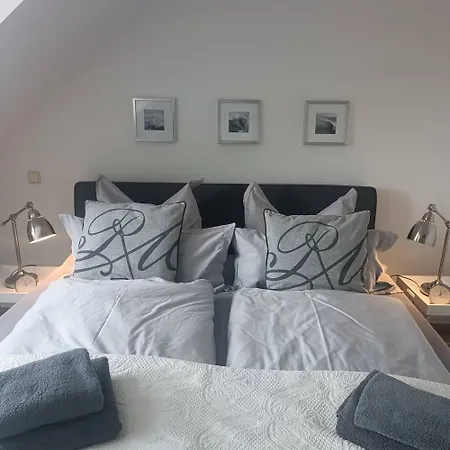 Muschelsucher * Boltenhagen (Ostseebad)